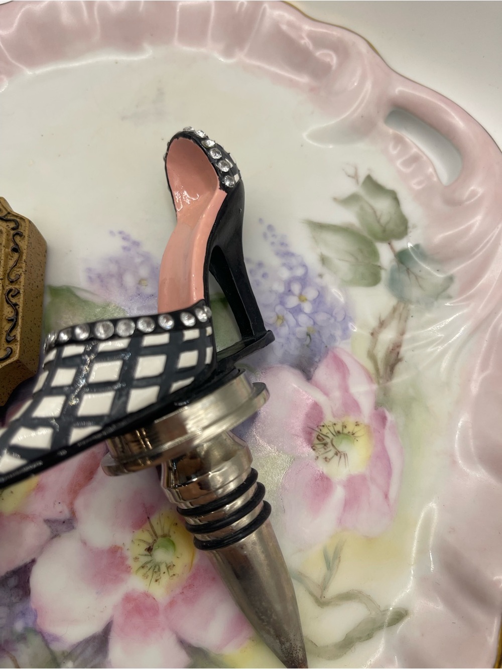 High Heel Shoe Wine Bottle Stoppers - Red, Black & Pink - Picture 5 of 12